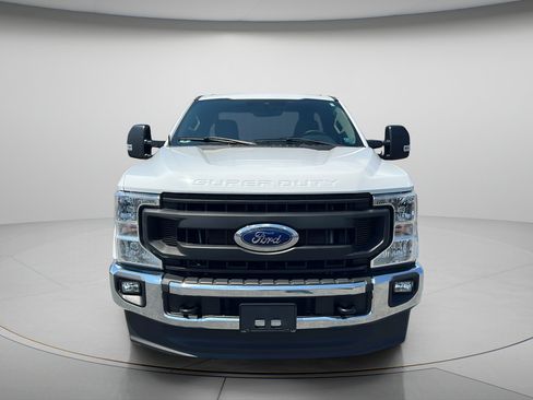 Used 2022 Ford F250 XL w/ Power Equipment Group AWD/4WD image 2