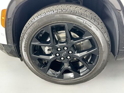 Used 2024 Chevrolet Traverse RS image 33