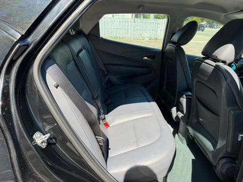 Used 2019 Chevrolet Bolt Premier w/ Infotainment Package FWD image 18