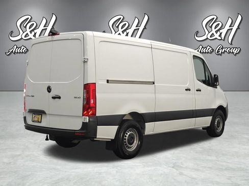 Used 2022 Mercedes-Benz Sprinter 1500 image 17