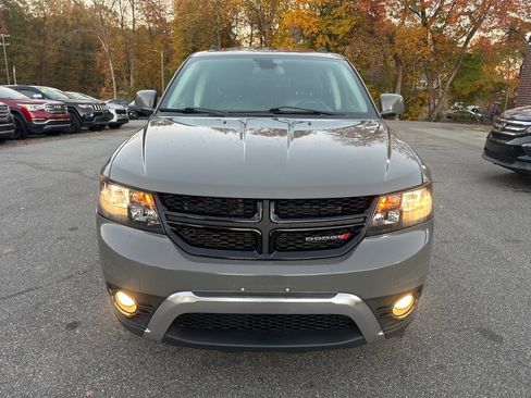 Used 2020 Dodge Journey Crossroad image 3