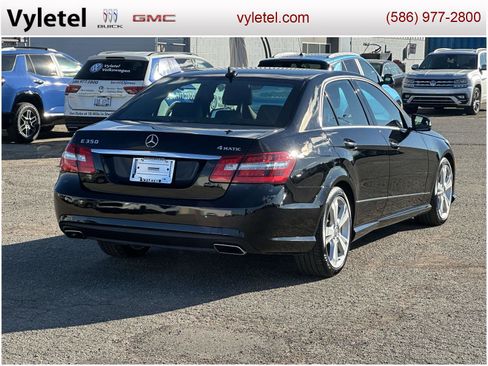 Used 2013 Mercedes-Benz E 350 4MATIC Sedan image 3