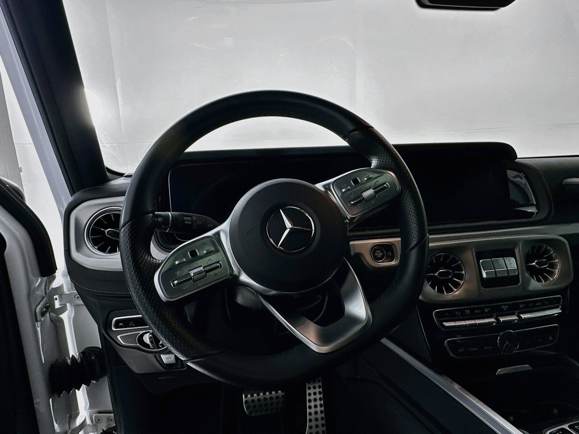 Used 2022 Mercedes-Benz G 550 image 12