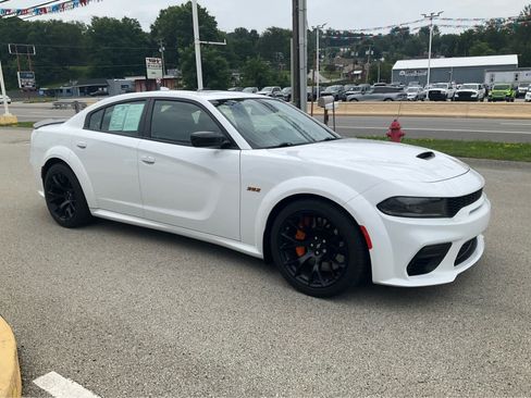 Used 2023 Dodge Charger Scat Pack RWD image 3