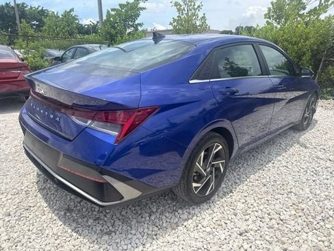 Used 2025 Hyundai Elantra SEL FWD image 6