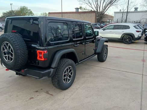 Used 2025 Jeep Wrangler Rubicon w/ Convenience Group image 10