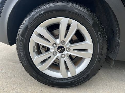 Used 2017 Kia Sportage LX w/ LX Popular Package FWD image 17