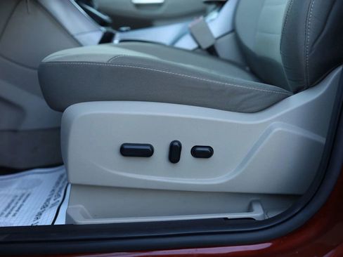 Used 2016 Ford Escape SE image 12