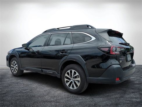 Used 2024 Subaru Outback Premium image 6