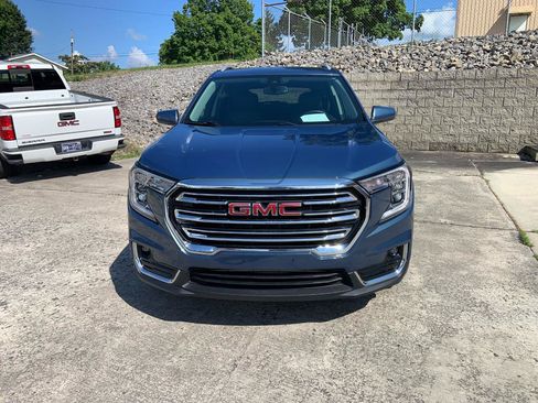 Used 2024 GMC Terrain SLT AWD/4WD image 2