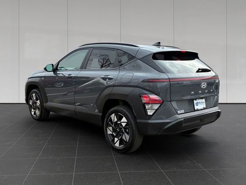 Used 2025 Hyundai Kona SEL AWD/4WD image 3