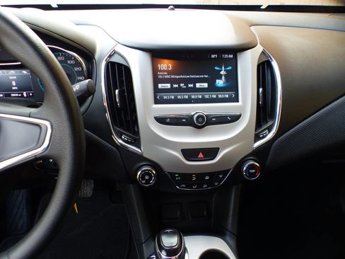 Used 2016 Chevrolet Cruze LS FWD image 29