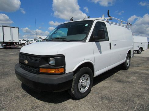 Used 2015 Chevrolet Express 2500 RWD image 7