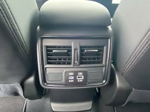 Used 2025 Subaru Forester Limited image 16