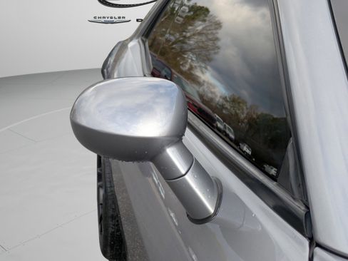 Used 2014 Dodge Challenger R/T image 29