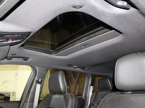 Used 2025 Jeep Grand Cherokee Altitude image 27