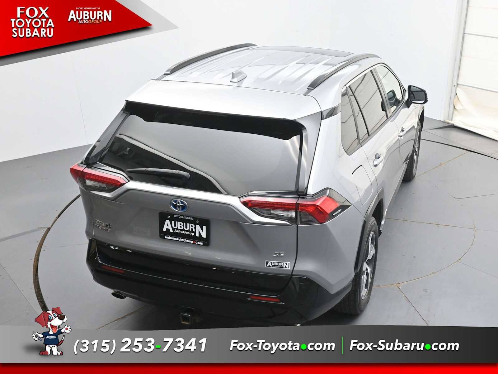 Used 2021 Toyota RAV4 SE w/ Weather & Moonroof Package AWD/4WD image 28