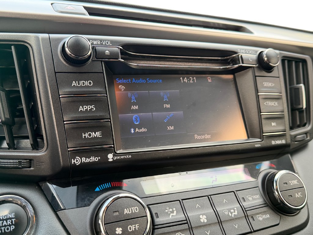 Used 2018 Toyota RAV4 XLE AWD/4WD image 14