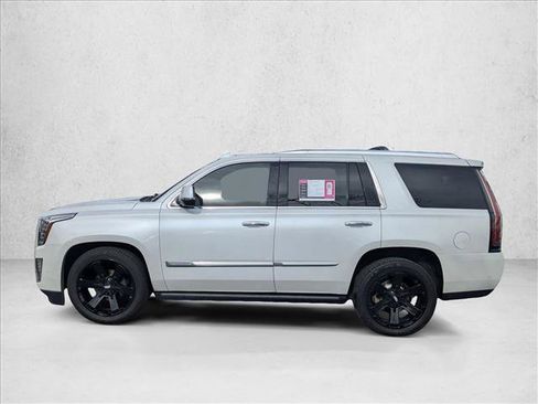 Used 2020 Cadillac Escalade Platinum image 9