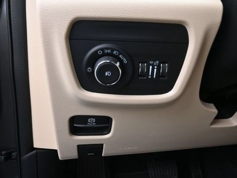 Used 2024 Jeep Grand Cherokee Limited AWD/4WD image 27