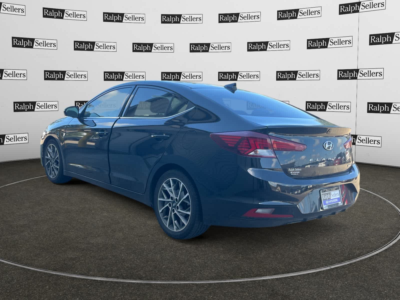 Used 2020 Hyundai Elantra Limited FWD image 3