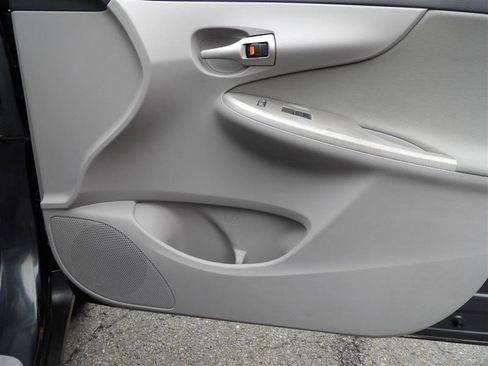 Used 2011 Toyota Corolla LE image 16