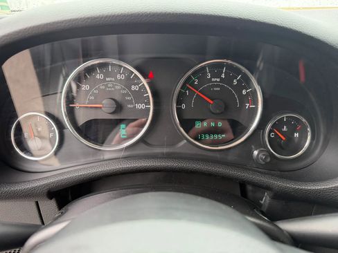 Used 2015 Jeep Wrangler Unlimited Sahara w/ Connectivity Group image 11