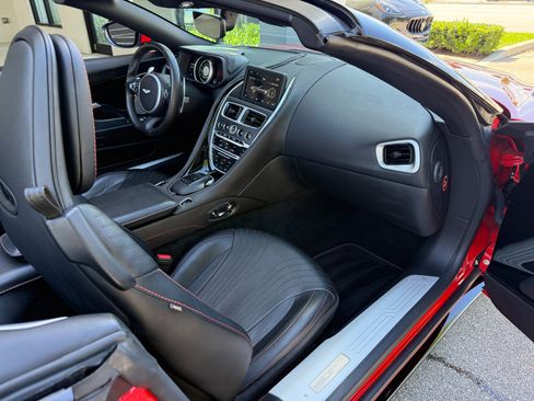 Used 2020 Aston Martin DB11 Volante RWD image 35