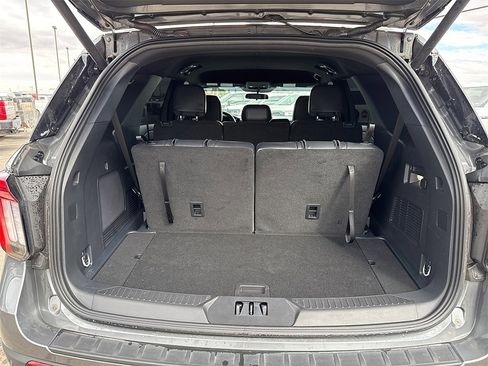 Used 2025 Ford Explorer ST-Line image 14