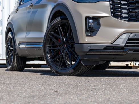 New 2026 Ford Explorer ST w/ Sun And Sound Package image 17