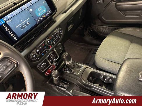 Used 2024 Jeep Wrangler Willys image 15