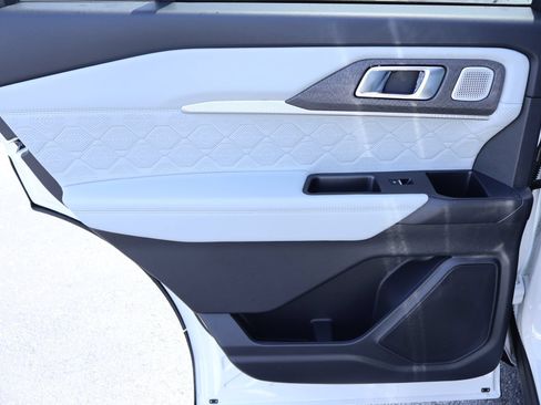 New 2026 Ford Explorer Platinum w/ LUX Leather Package AWD/4WD image 19