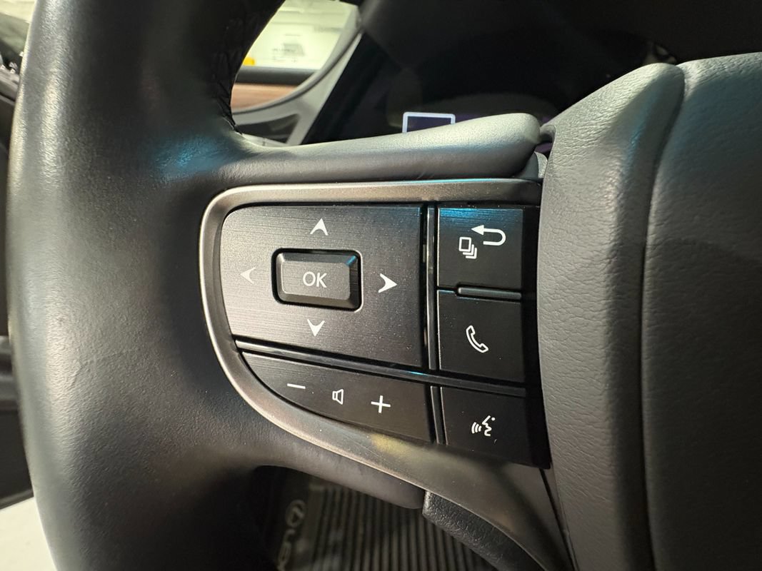 Used 2023 Lexus ES 350 w/ Premium Package FWD image 13