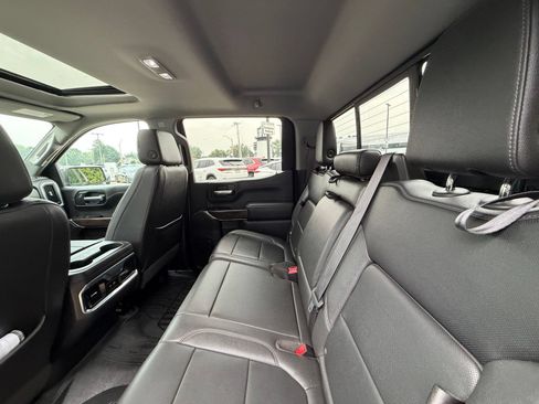 Used 2022 GMC Sierra 1500 SLT w/ SLT Premium Package AWD/4WD image 5
