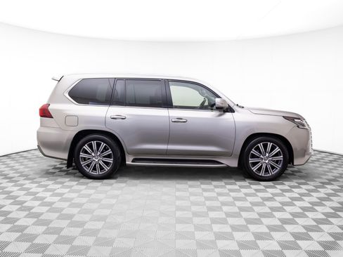 Used 2016 Lexus LX 570 4WD image 6