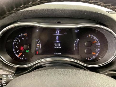 Used 2015 Jeep Grand Cherokee Altitude RWD image 27