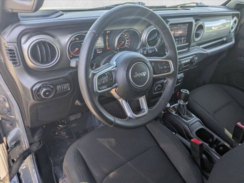 Used 2019 Jeep Wrangler Unlimited Sahara AWD/4WD image 10