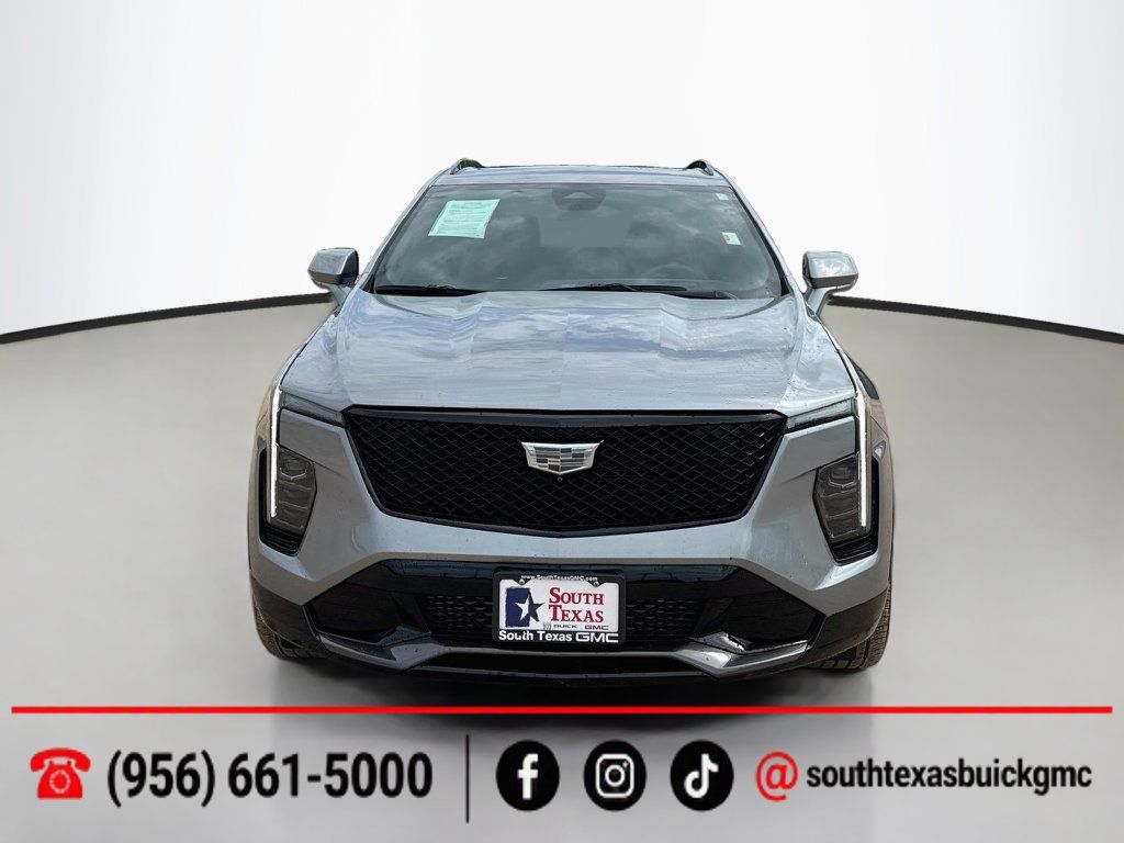 Used 2025 Cadillac XT4 Sport w/ LPO, Onyx Lite Package FWD image 2