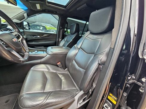 Used 2018 Cadillac Escalade ESV Platinum AWD/4WD image 15