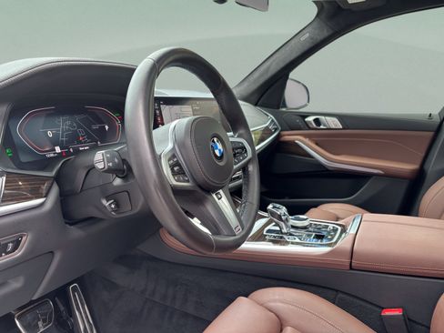 Used 2021 BMW X7 xDrive40i w/ M Sport Package AWD/4WD image 17