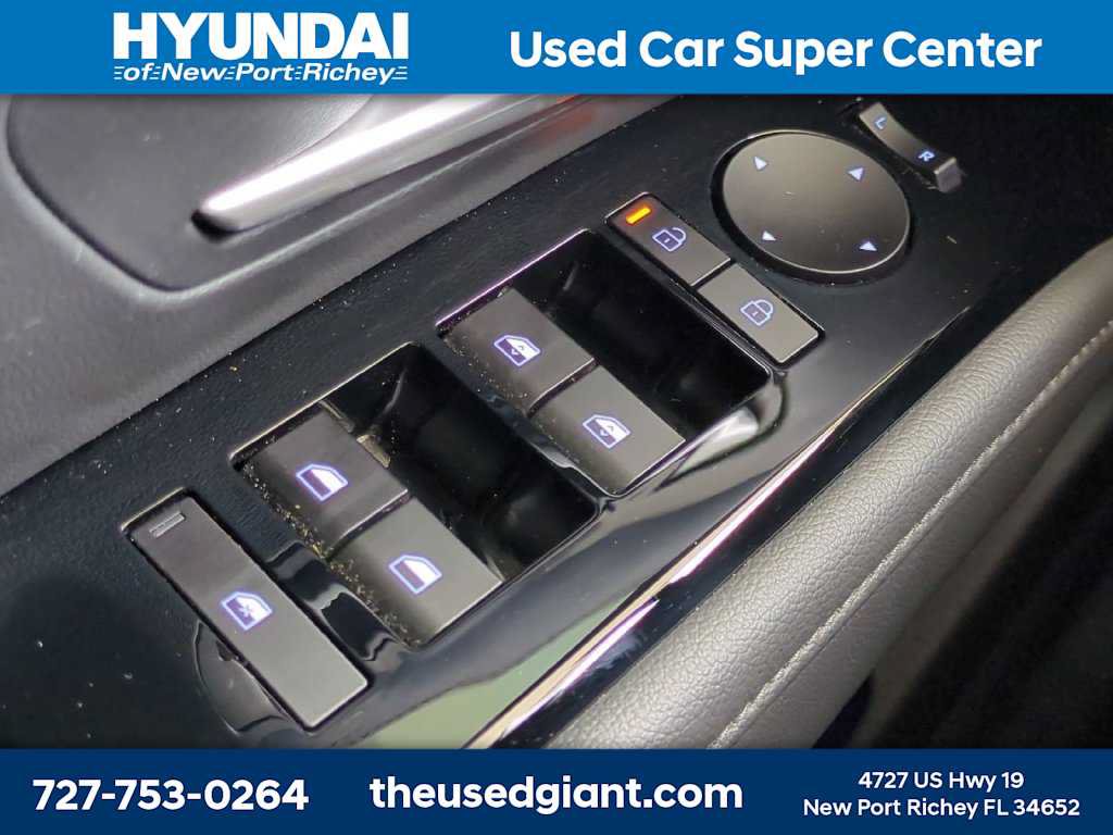 Certified 2025 Hyundai Santa Cruz Limited AWD/4WD image 28