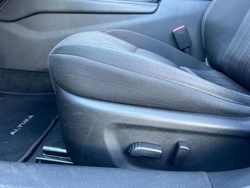 Used 2023 Nissan Altima 2.5 SV image 13