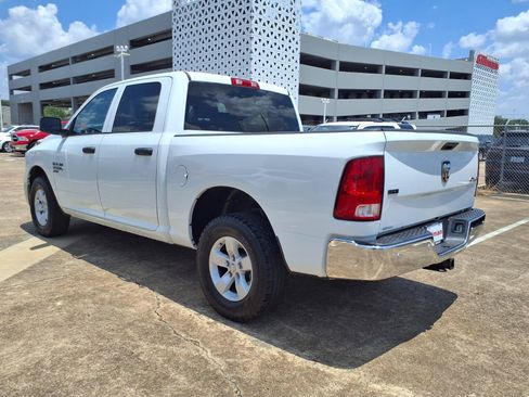 Used 2022 RAM 1500 Classic SLT w/ Electronics Group AWD/4WD image 3