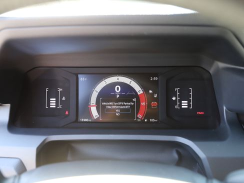 Used 2025 Toyota 4Runner SR5 AWD/4WD image 18