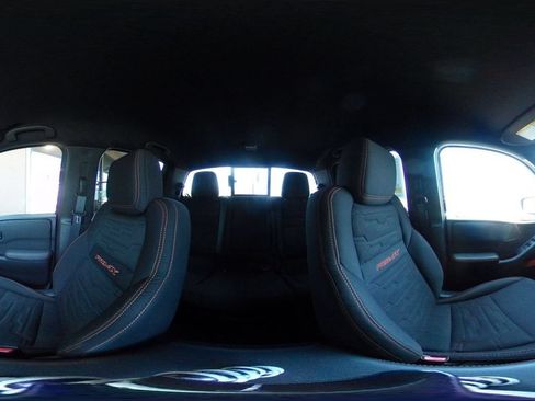 Used 2026 Nissan Frontier PRO-4X AWD/4WD image 43