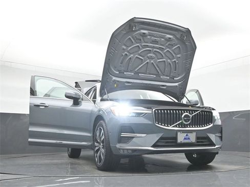 Used 2022 Volvo XC60 B6 Inscription w/ Advanced Package image 59