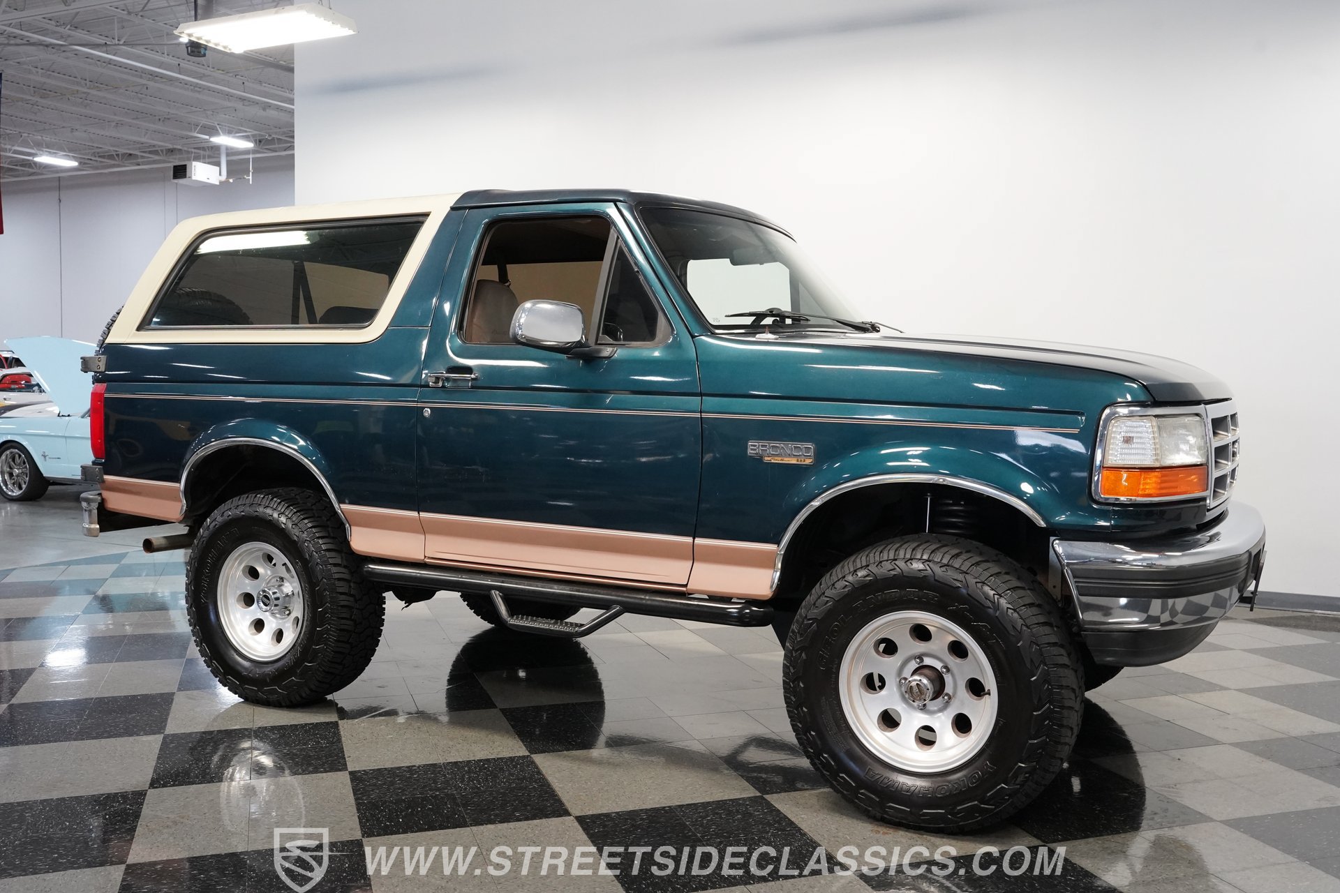 Used 1995 Ford Bronco Eddie Bauer AWD/4WD image 16