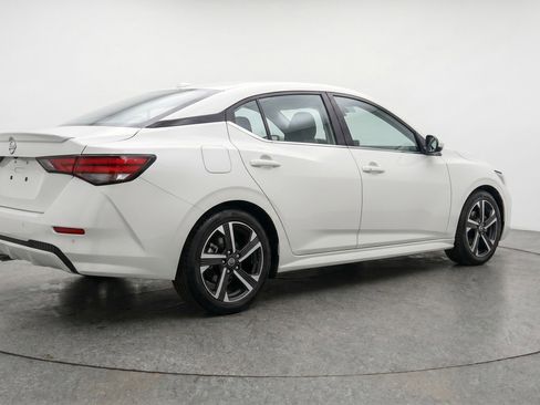 Used 2025 Nissan Sentra SV FWD image 9