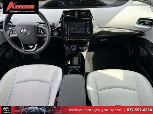 Certified 2022 Toyota Prius XLE image 18