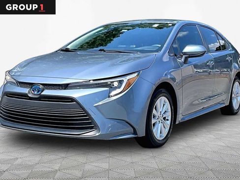 Used 2025 Toyota Corolla LE w/ LE Premium Package FWD image 1